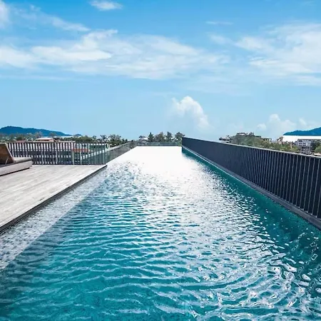 Patong Rooftop Pool Luxury Condo With Bathtub And Sofa Bed Big Balcony